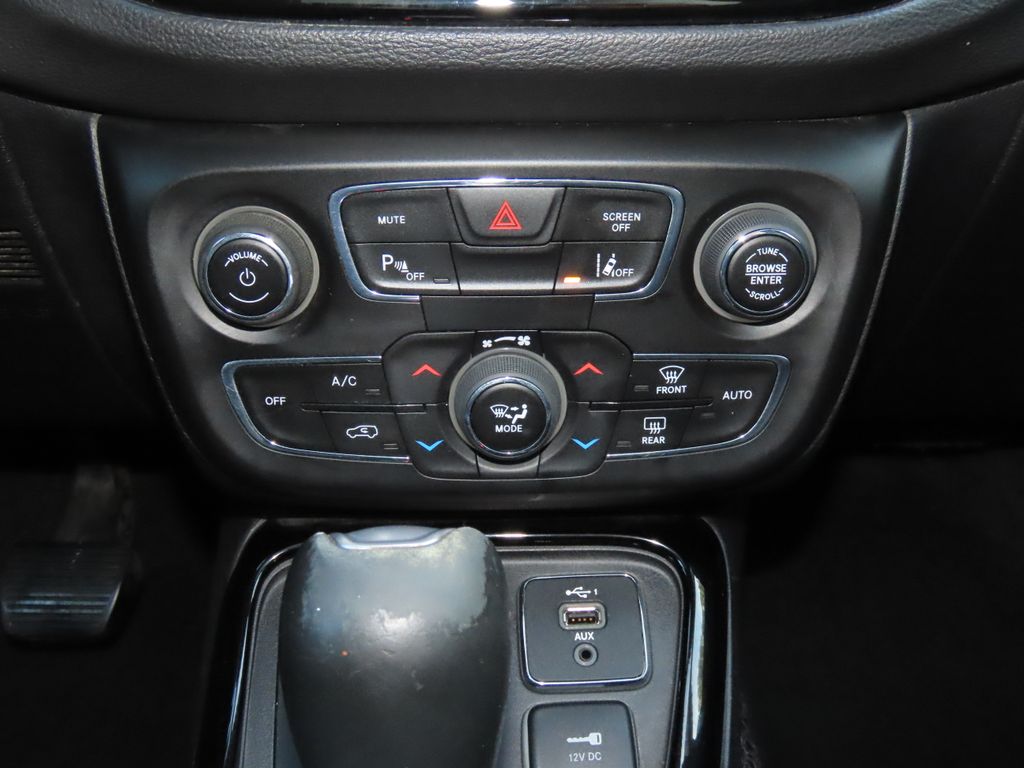 Thumbnail: 2021 Jeep Compass - 30