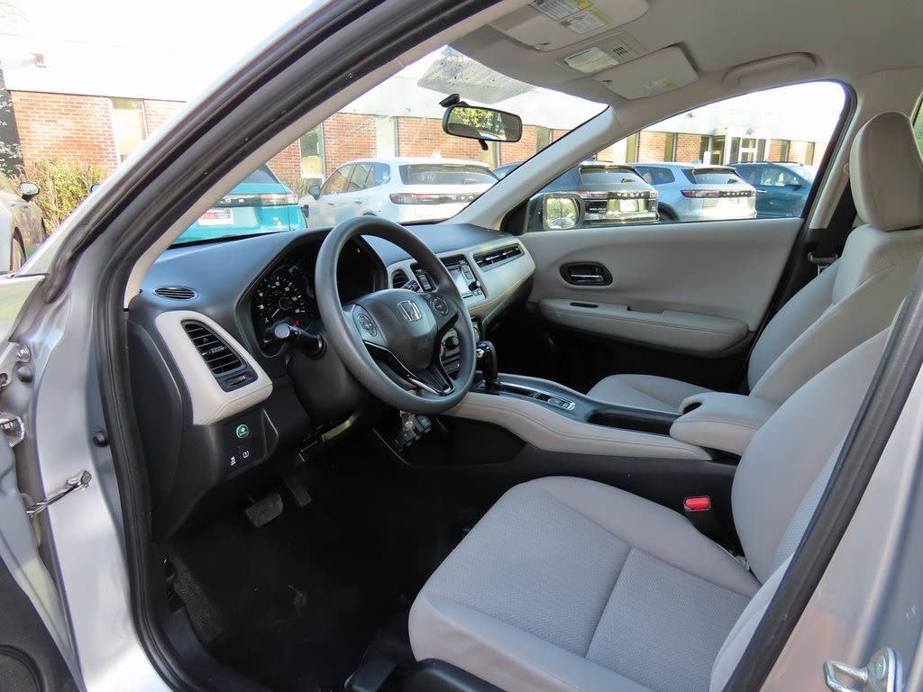 2017 Honda HR-V LX 8