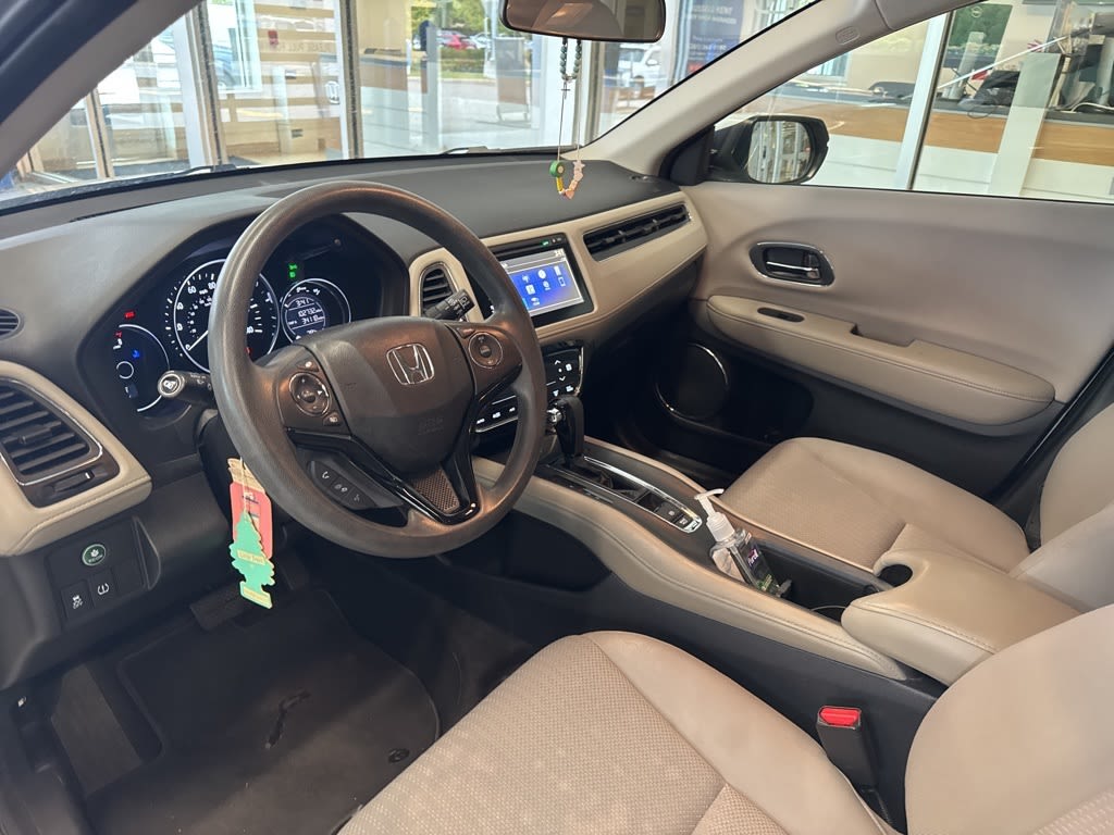 Thumbnail: 2016 Honda HR-V - 4