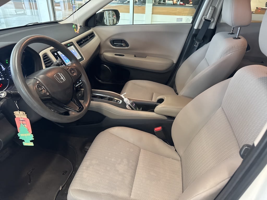Thumbnail: 2016 Honda HR-V - 5