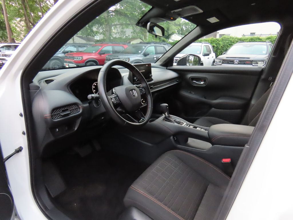 Thumbnail: 2025 Honda HR-V - 2