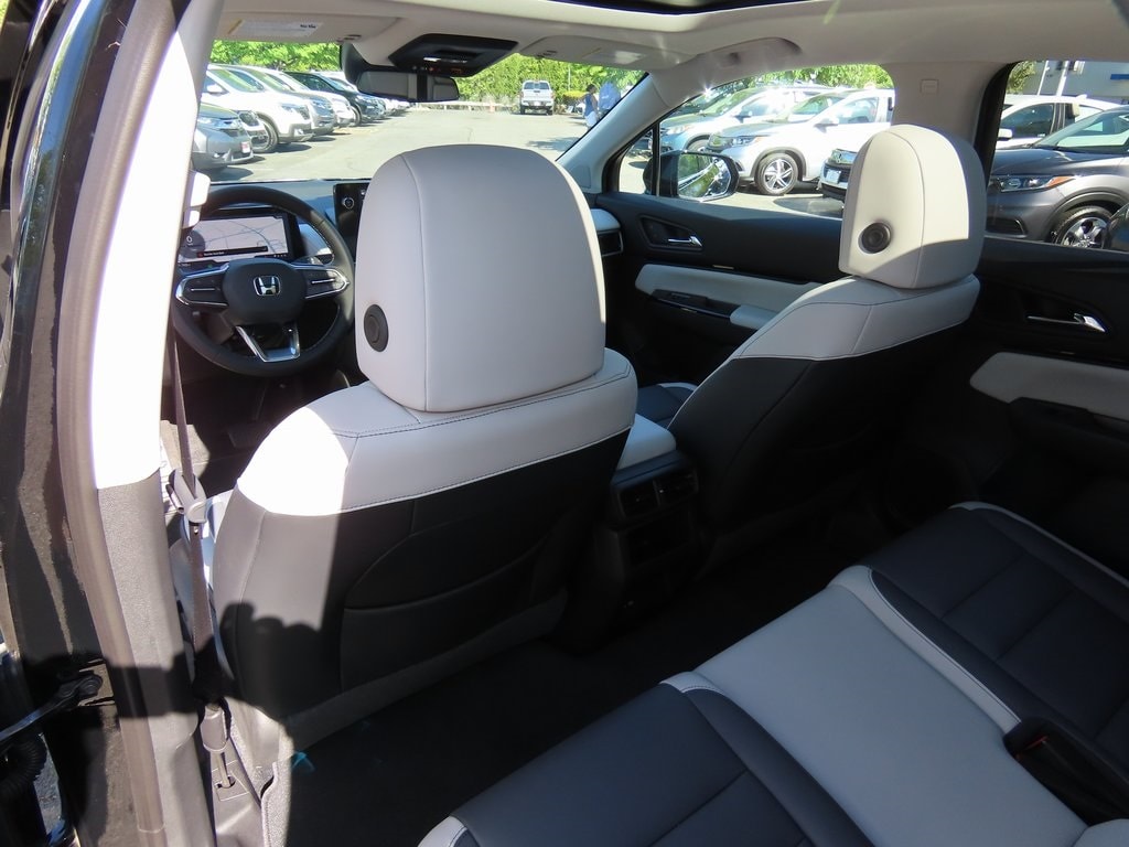 Thumbnail: 2025 Honda Prologue - 18