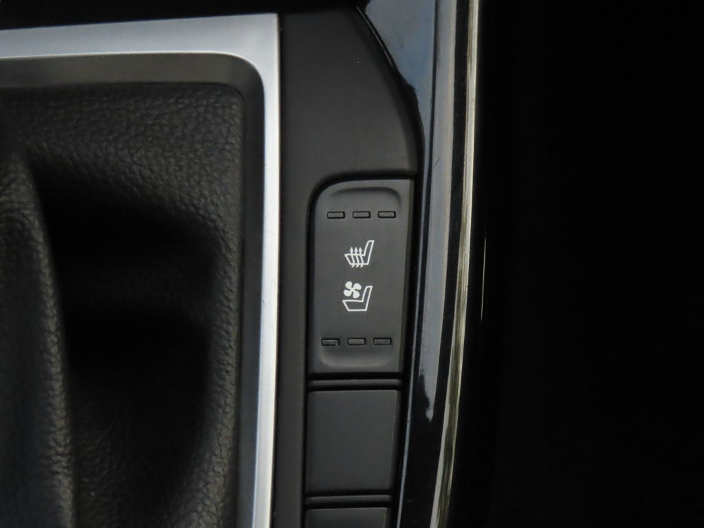 Thumbnail: 2023 Kia Forte - 27