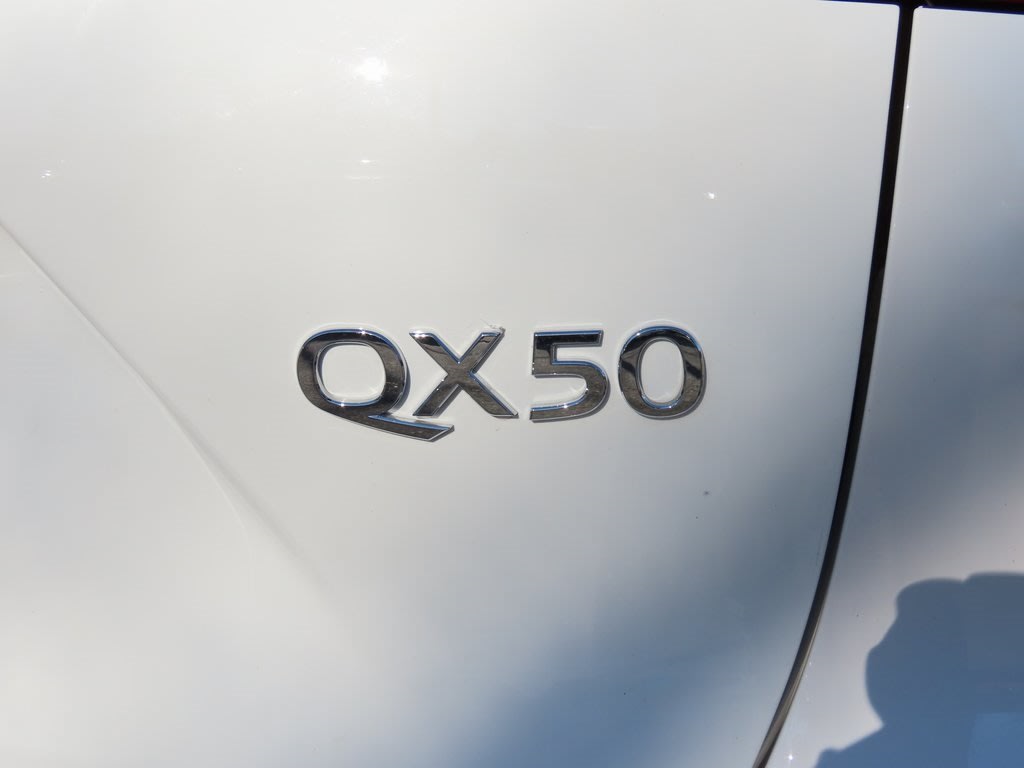 2022 INFINITI QX50 Luxe 7