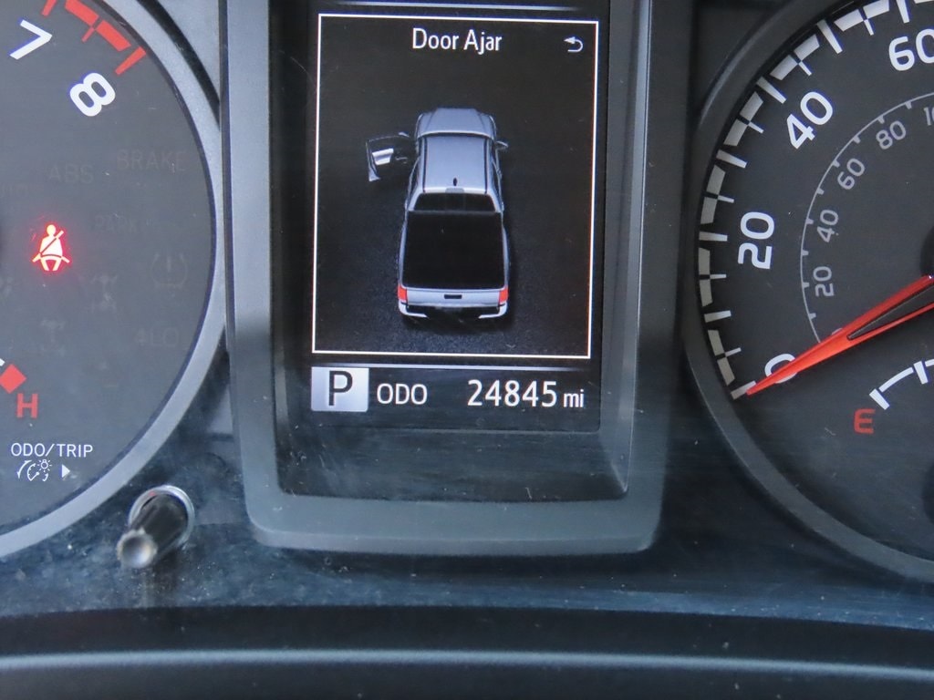 2022 Toyota Tacoma SR 27