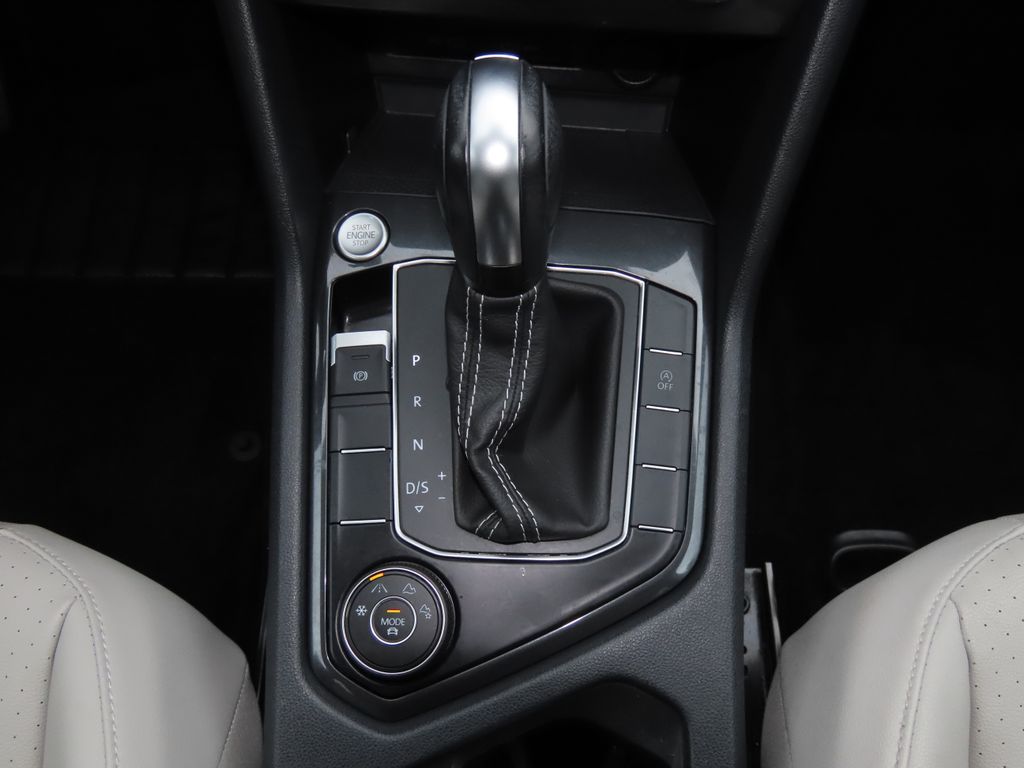 Thumbnail: 2021 Volkswagen Tiguan - 16