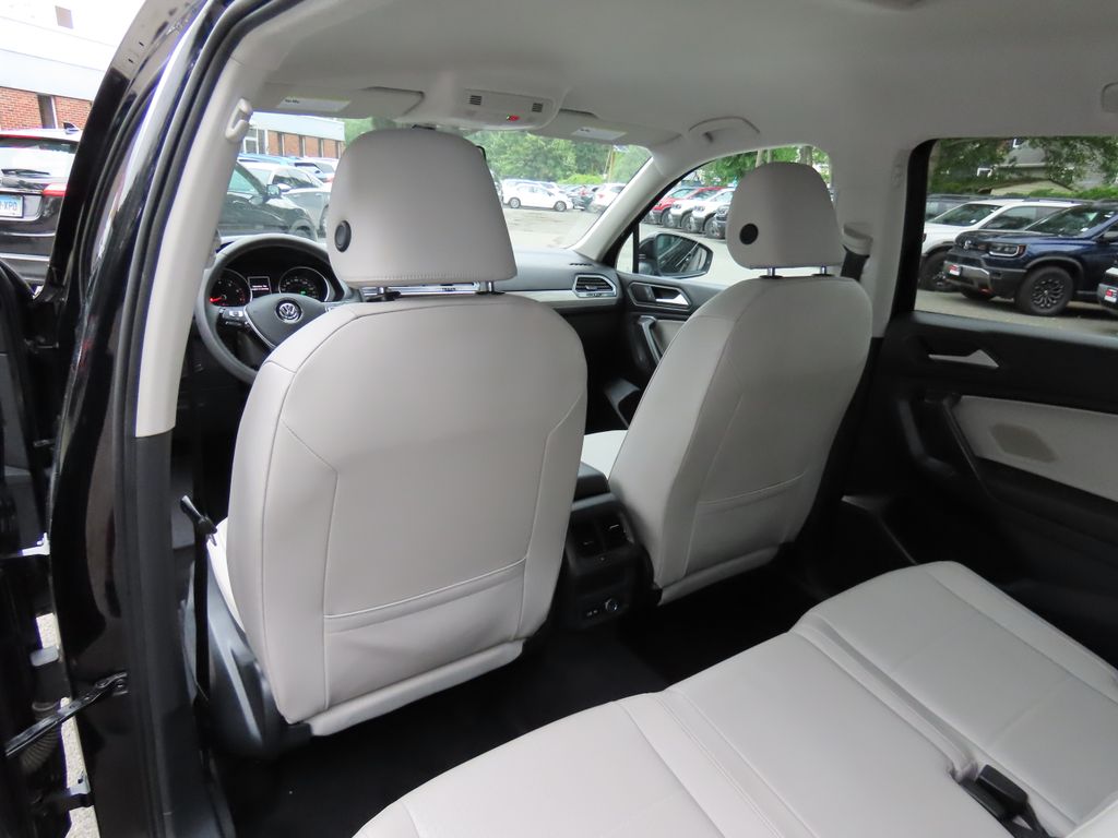 Thumbnail: 2021 Volkswagen Tiguan - 23