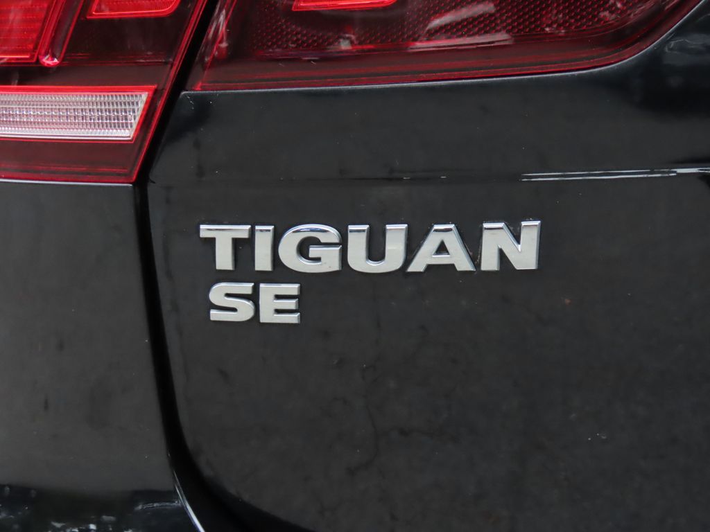 Thumbnail: 2021 Volkswagen Tiguan - 7