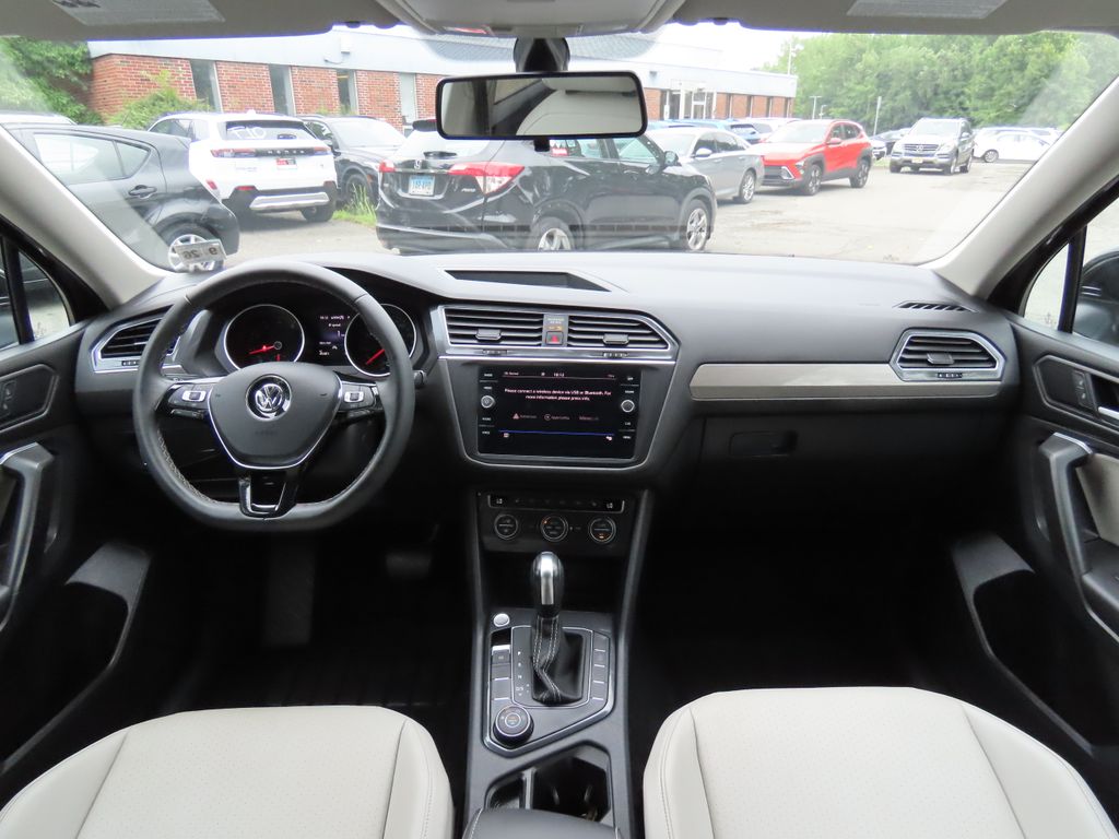 Thumbnail: 2021 Volkswagen Tiguan - 10