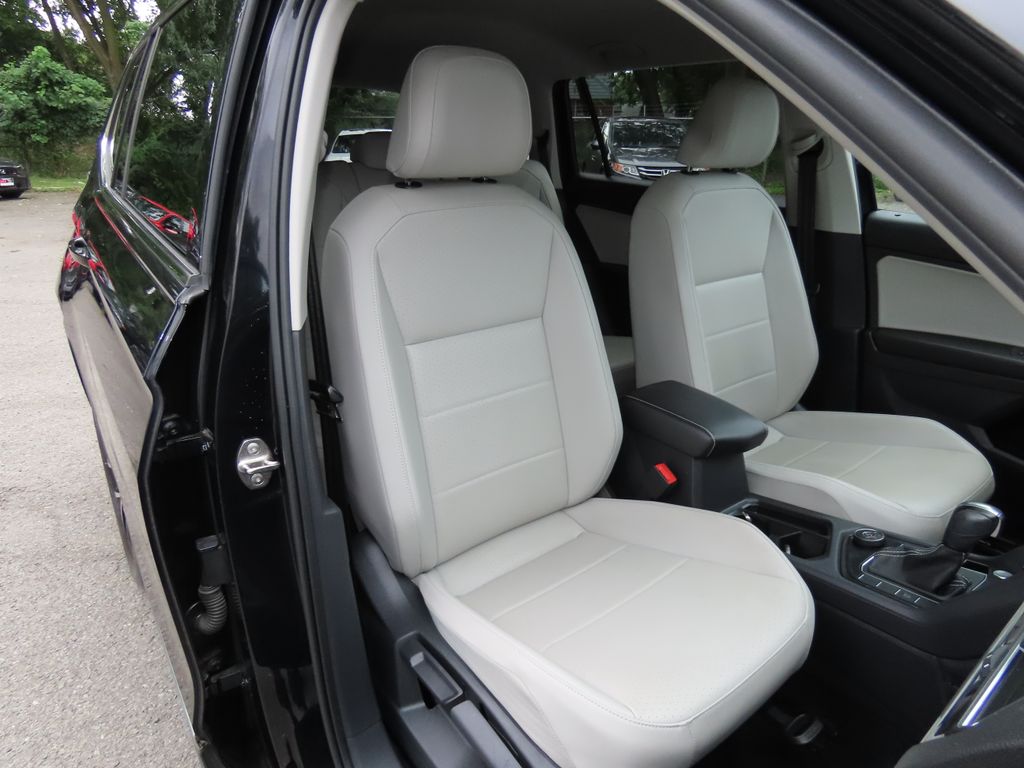 Thumbnail: 2021 Volkswagen Tiguan - 12
