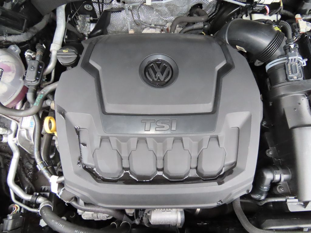 Thumbnail: 2021 Volkswagen Tiguan - 22
