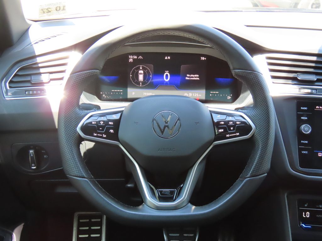 Thumbnail: 2022 Volkswagen Tiguan - 14