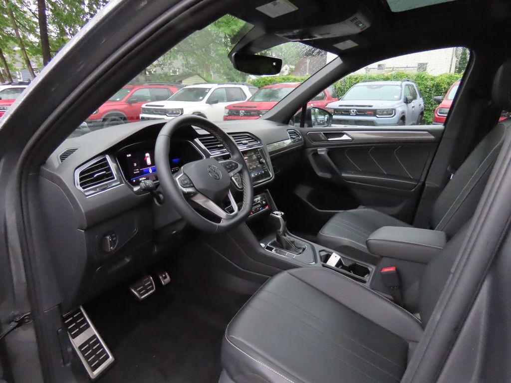 Thumbnail: 2023 Volkswagen Tiguan - 2