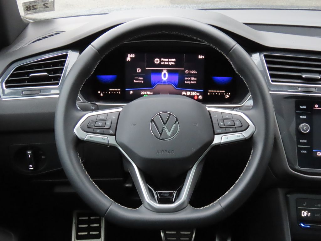 Thumbnail: 2023 Volkswagen Tiguan - 14