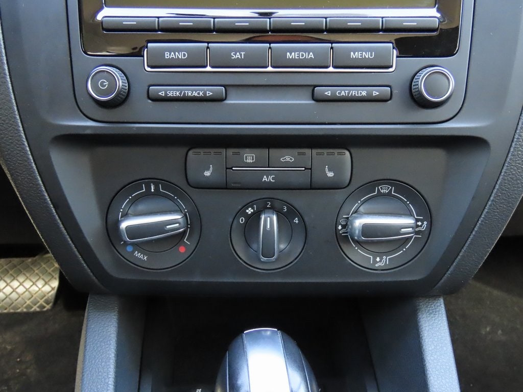 Thumbnail: 2015 Volkswagen Jetta - 24