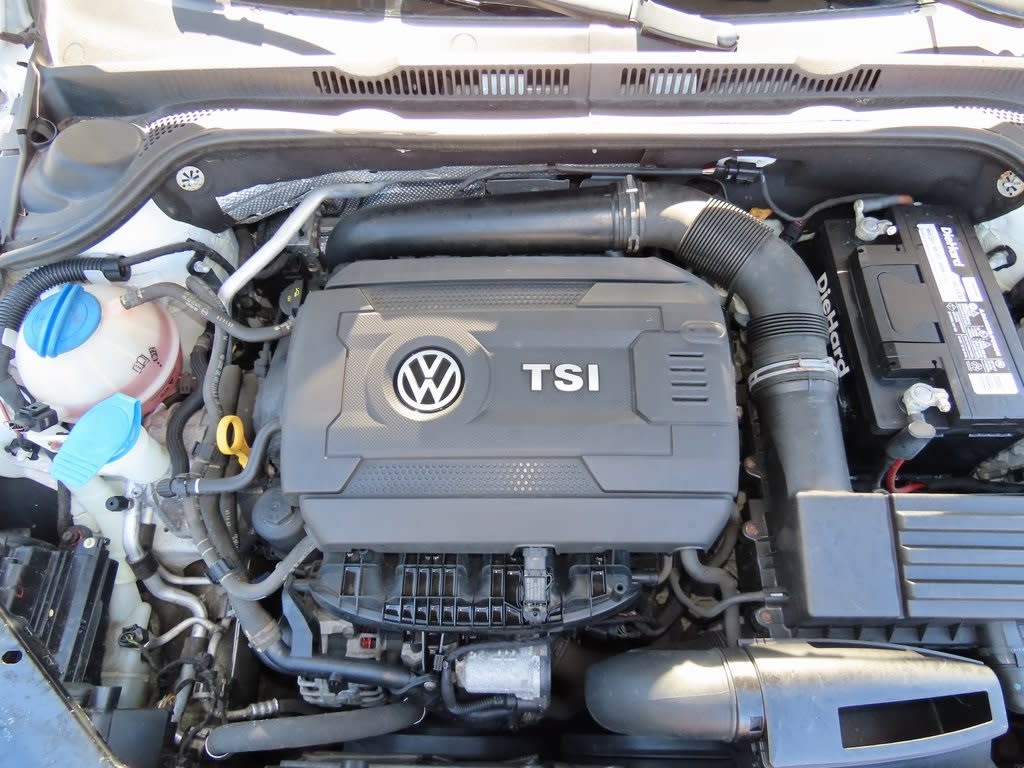Thumbnail: 2015 Volkswagen Jetta - 8