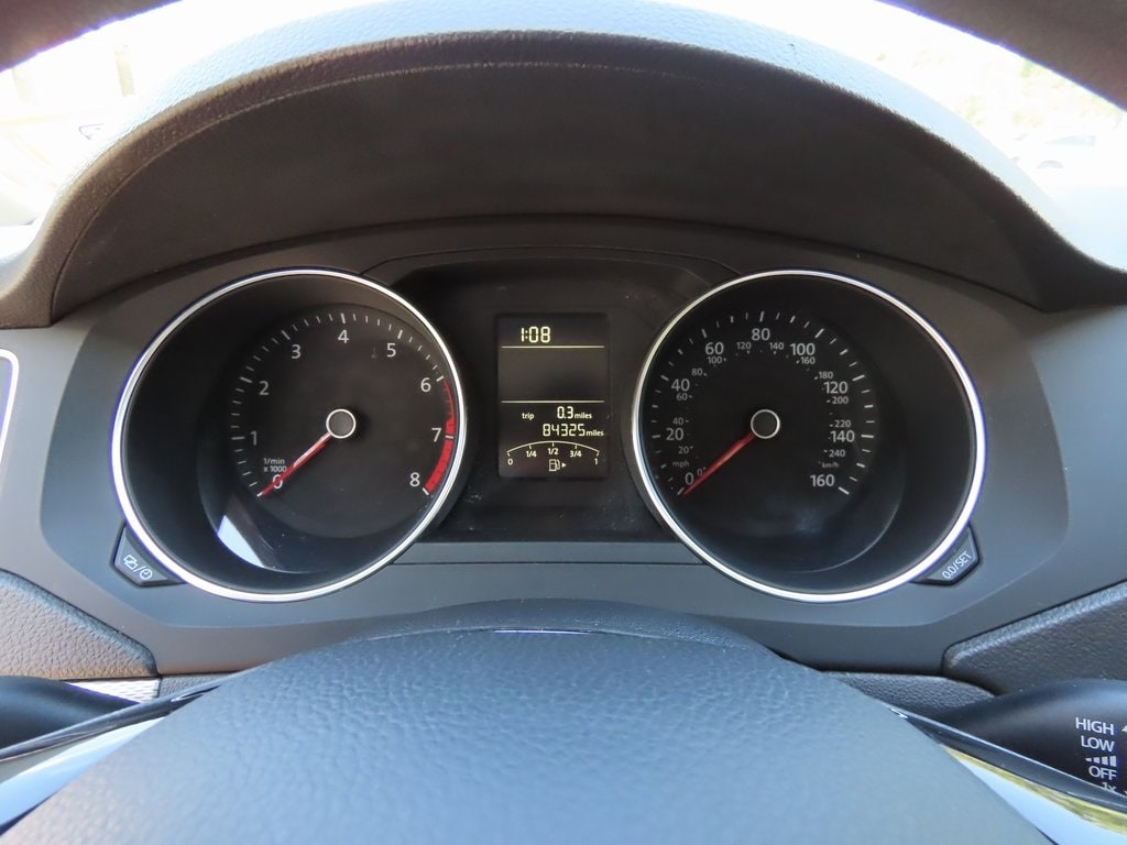 Thumbnail: 2015 Volkswagen Jetta - 16
