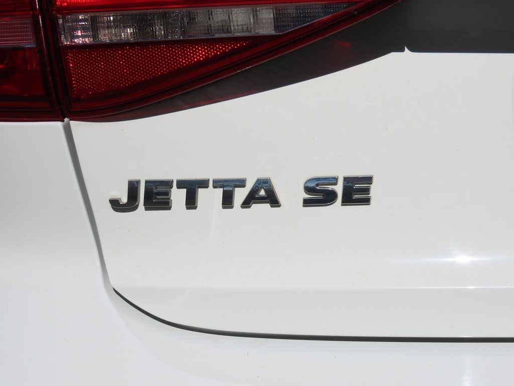 Thumbnail: 2015 Volkswagen Jetta - 6