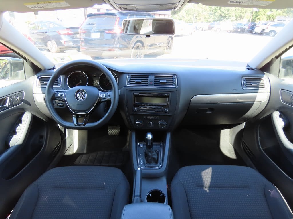 Thumbnail: 2015 Volkswagen Jetta - 9