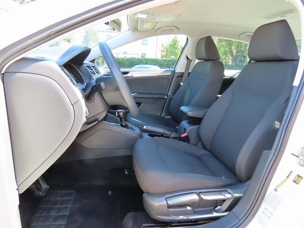Thumbnail: 2015 Volkswagen Jetta - 10