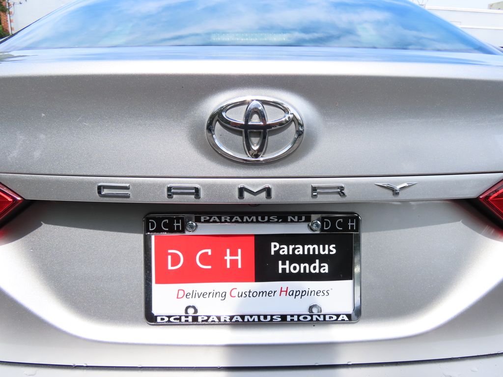 Thumbnail: 2018 Toyota Camry - 7