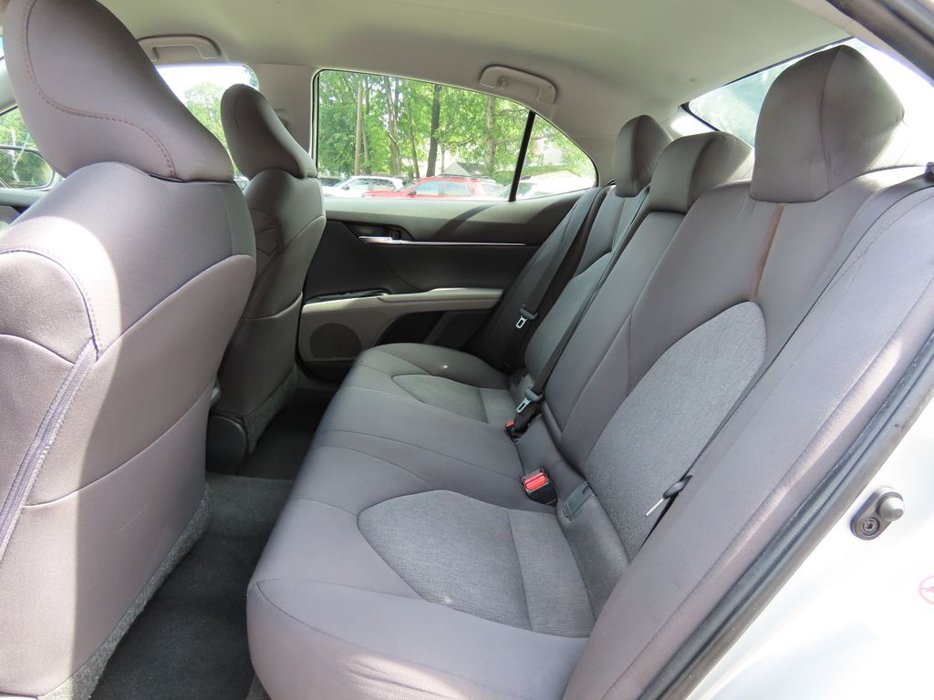 Thumbnail: 2018 Toyota Camry - 12