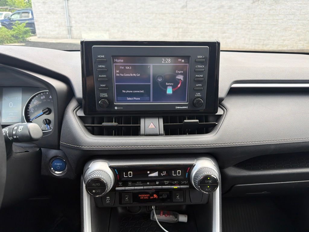 Thumbnail: 2022 Toyota RAV4 - 8