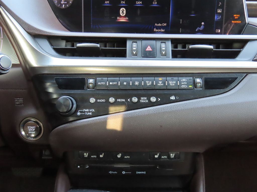Thumbnail: 2020 Lexus ES - 23