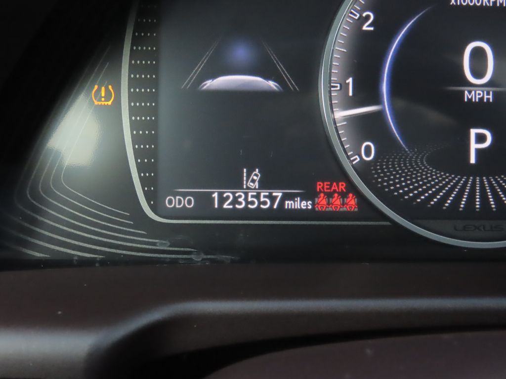Thumbnail: 2020 Lexus ES - 26