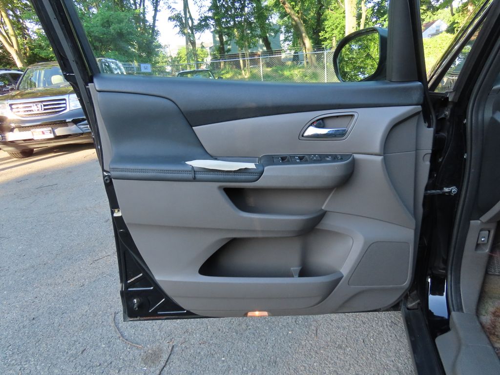Thumbnail: 2016 Honda Odyssey - 23