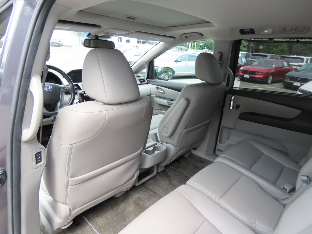 Thumbnail: 2015 Honda Odyssey - 21