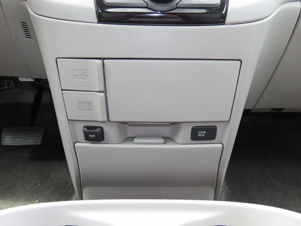 Thumbnail: 2015 Honda Odyssey - 25