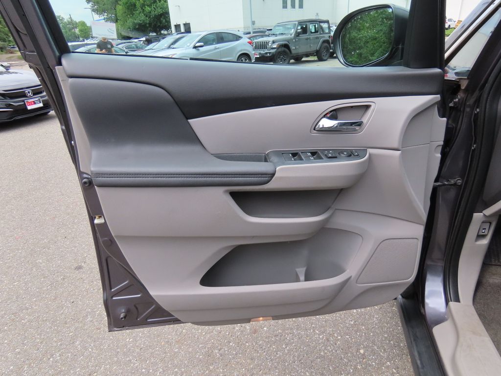 Thumbnail: 2015 Honda Odyssey - 22