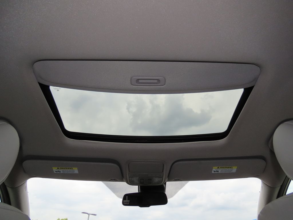 Thumbnail: 2015 Honda Odyssey - 26