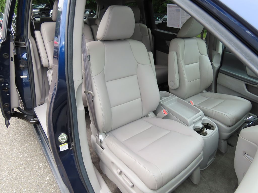 Thumbnail: 2014 Honda Odyssey - 25
