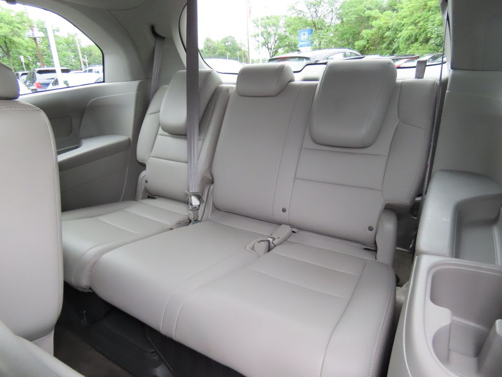 Thumbnail: 2014 Honda Odyssey - 22