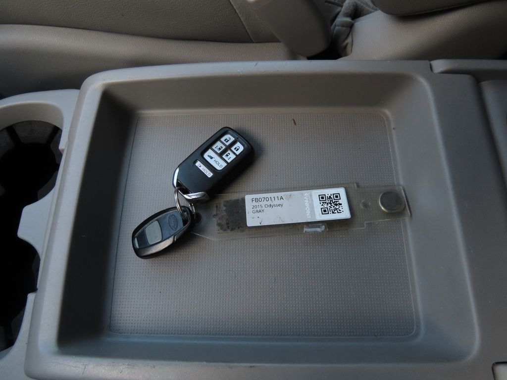 Thumbnail: 2015 Honda Odyssey - 18