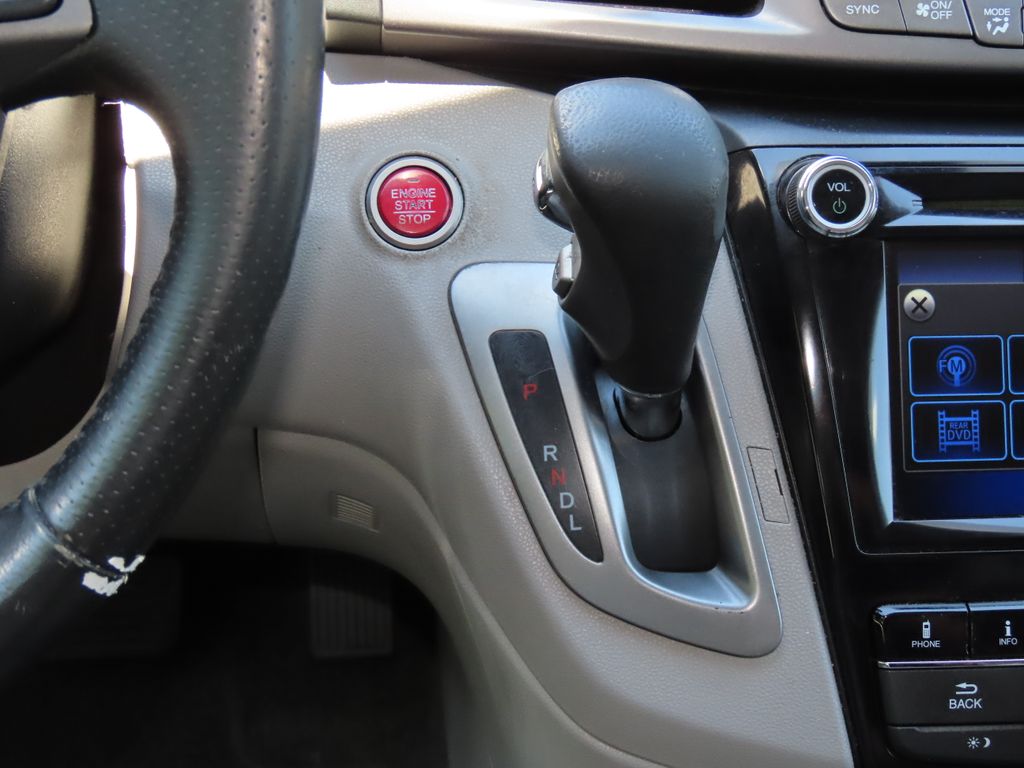 Thumbnail: 2015 Honda Odyssey - 15