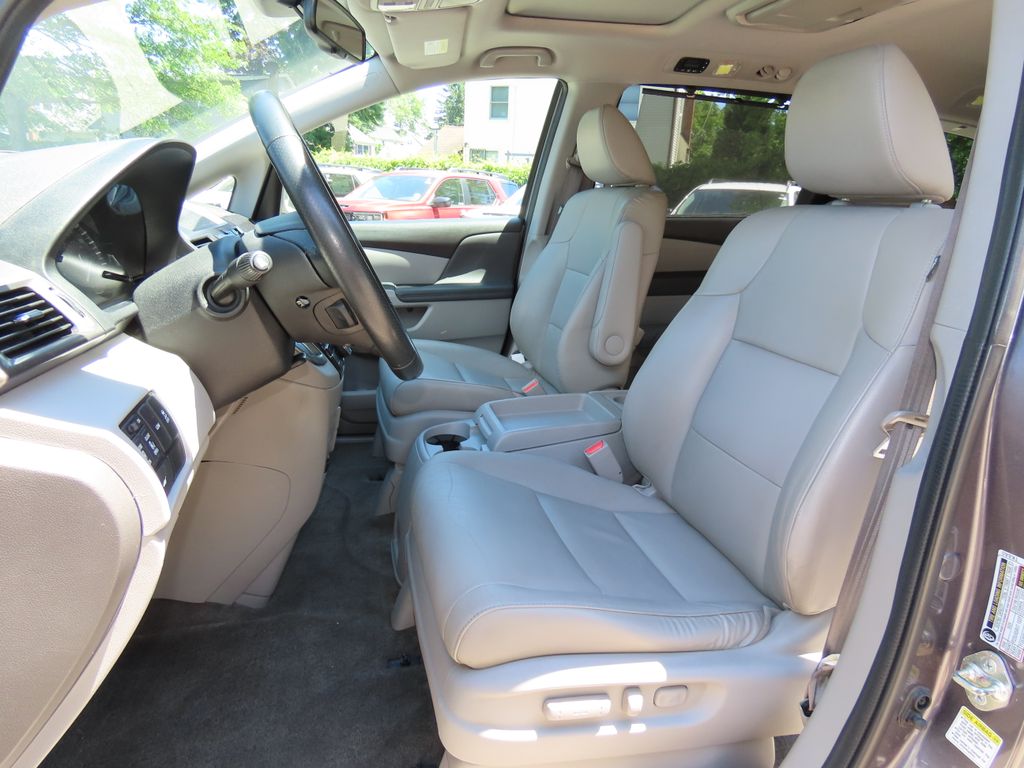 Thumbnail: 2015 Honda Odyssey - 10