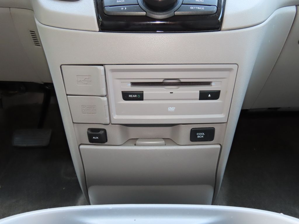 Thumbnail: 2015 Honda Odyssey - 28
