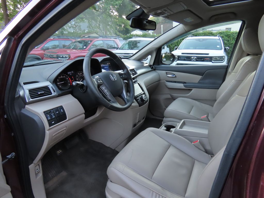 Thumbnail: 2015 Honda Odyssey - 2