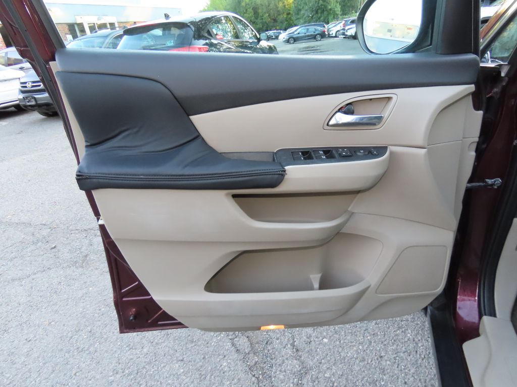 Thumbnail: 2015 Honda Odyssey - 23