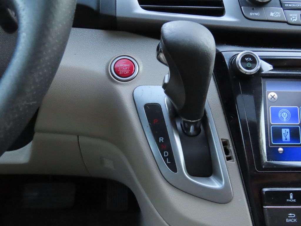 Thumbnail: 2015 Honda Odyssey - 13