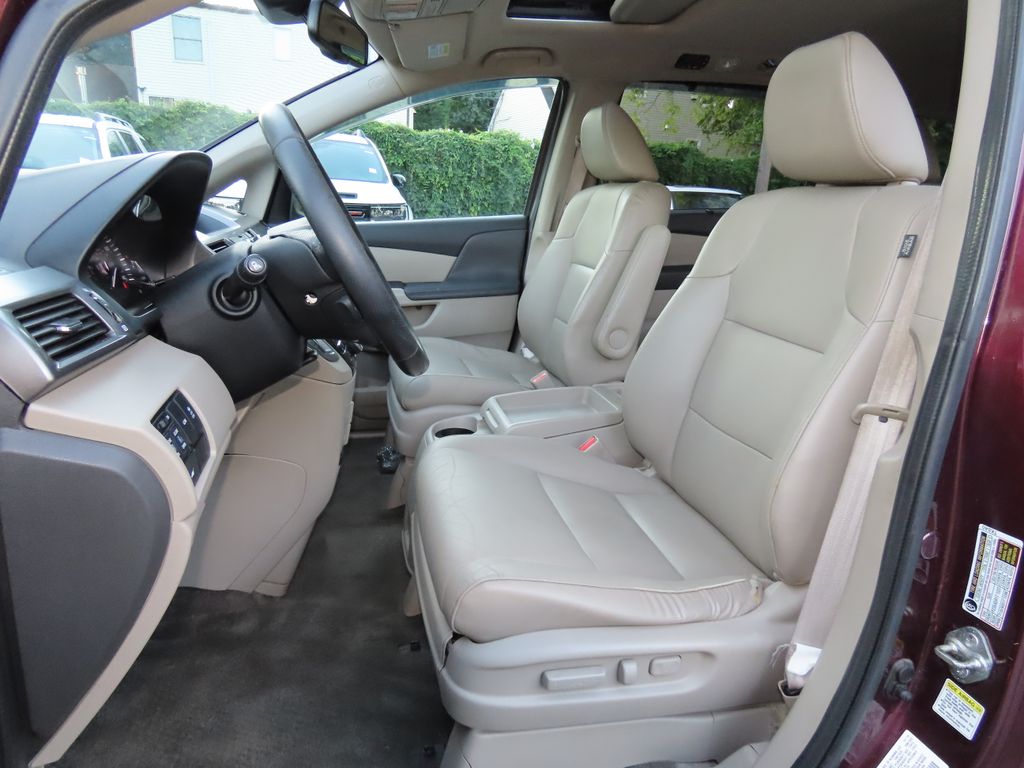 Thumbnail: 2015 Honda Odyssey - 8