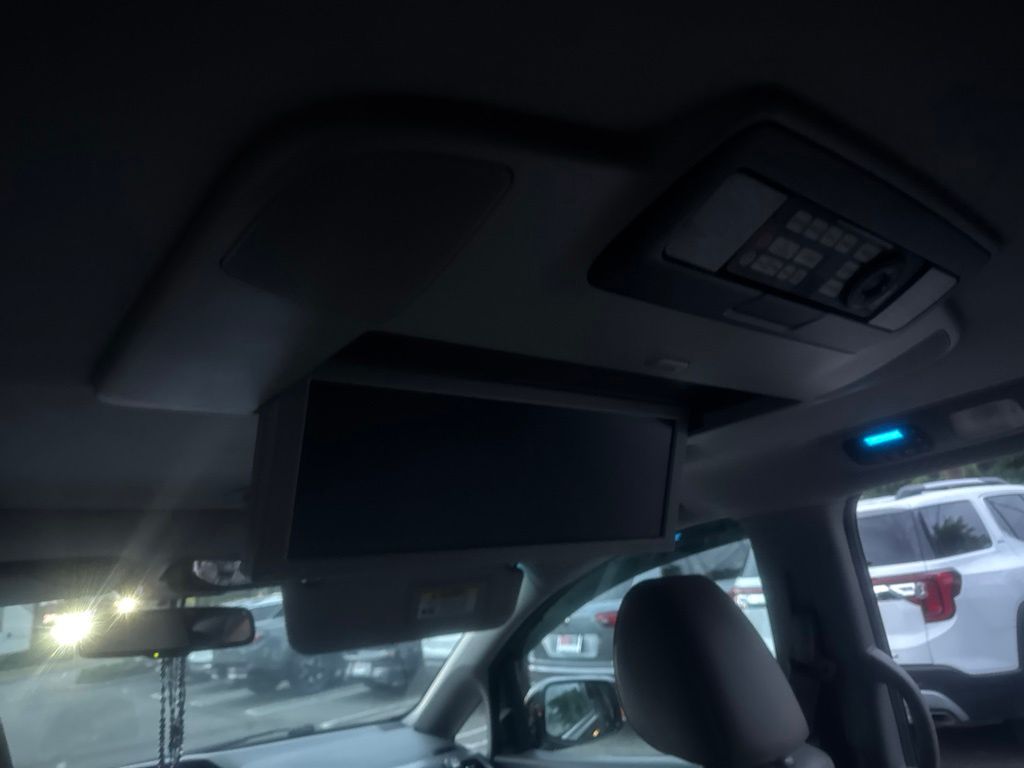 Thumbnail: 2012 Honda Odyssey - 21