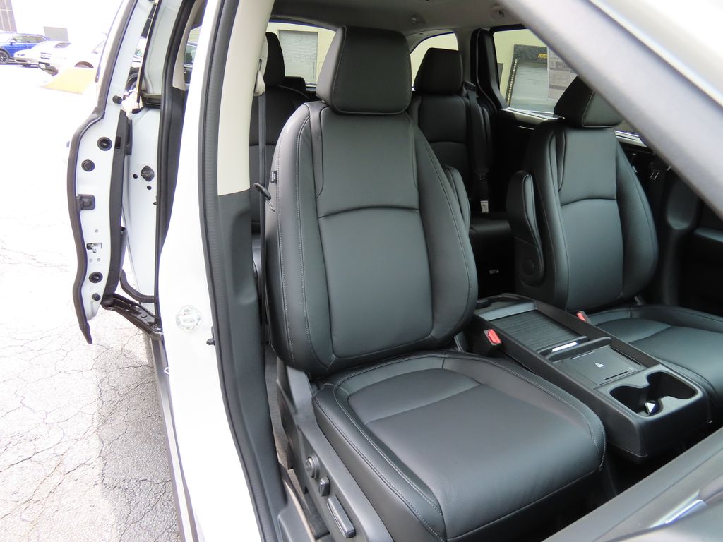 Thumbnail: 2027 Honda Odyssey - 20