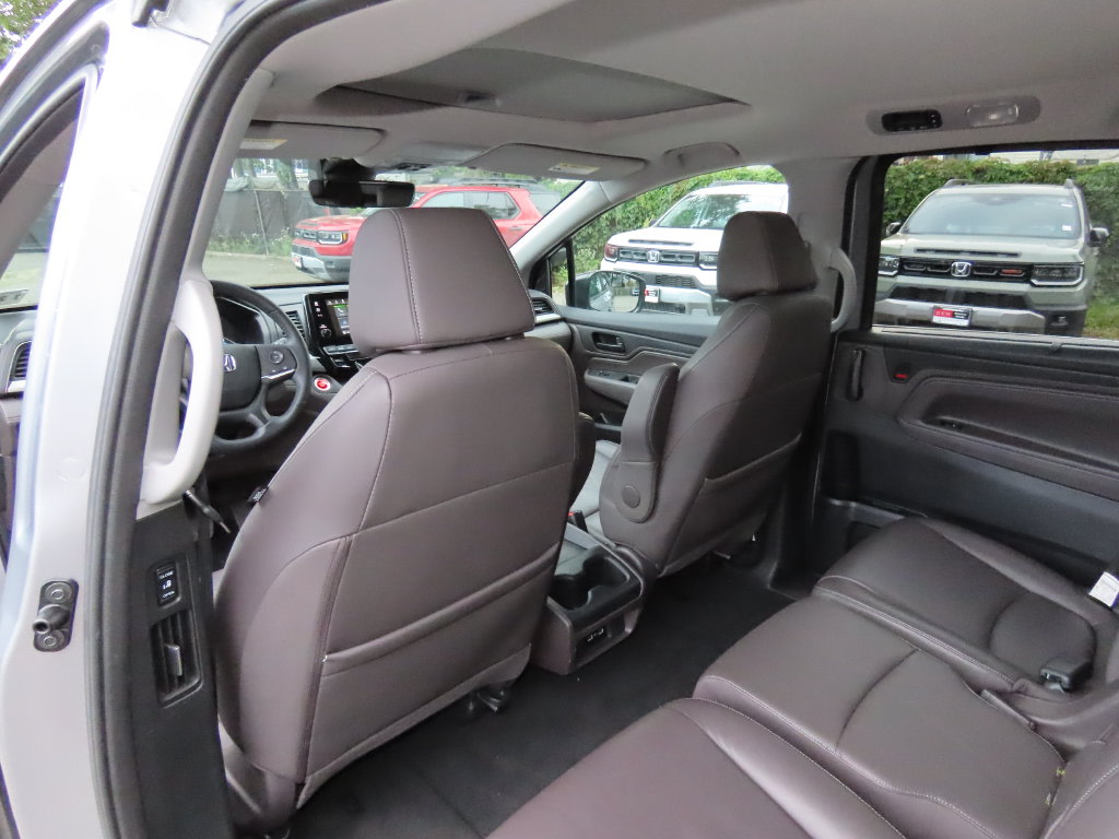 Thumbnail: 2023 Honda Odyssey - 21