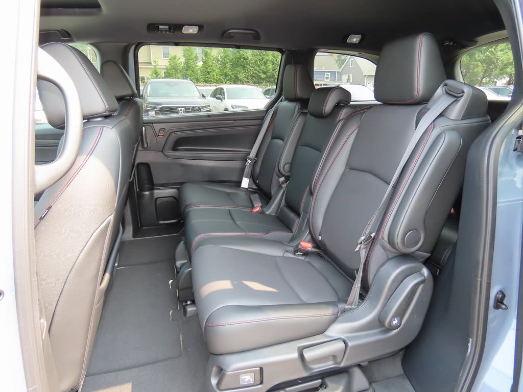 Thumbnail: 2026 Honda Odyssey - 13