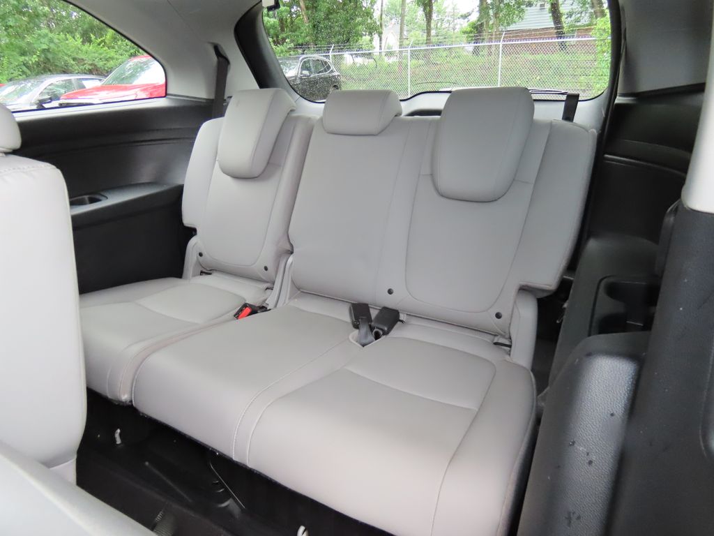 Thumbnail: 2018 Honda Odyssey - 23