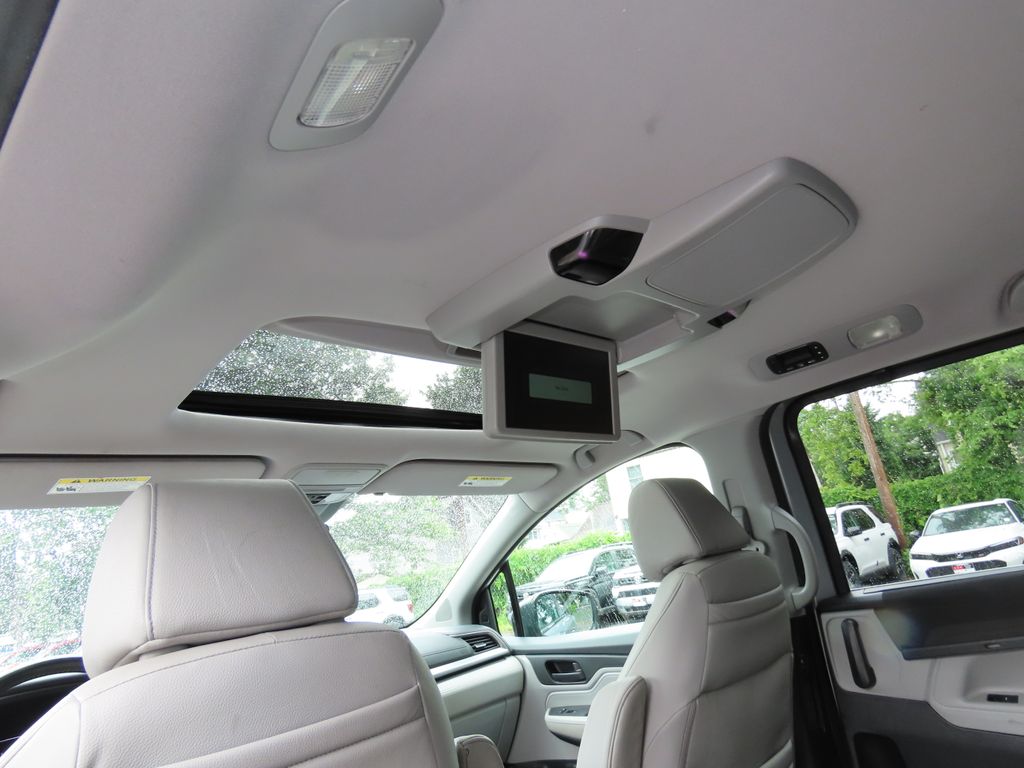 Thumbnail: 2018 Honda Odyssey - 25